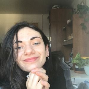 Meet your Posher, Yasmina